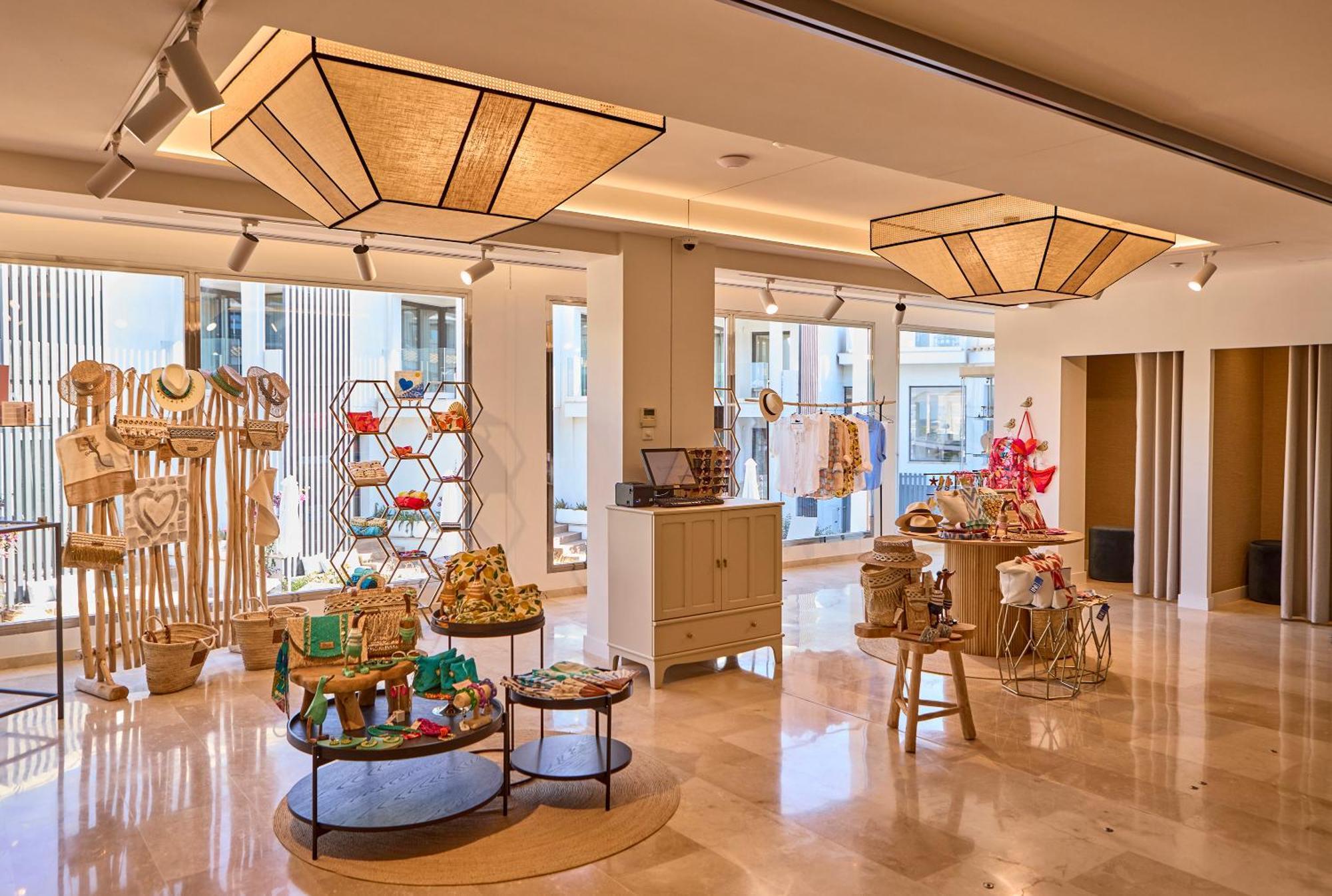 Universal Grand Leon & Spa Colonia de Sant Jordi Bagian luar foto