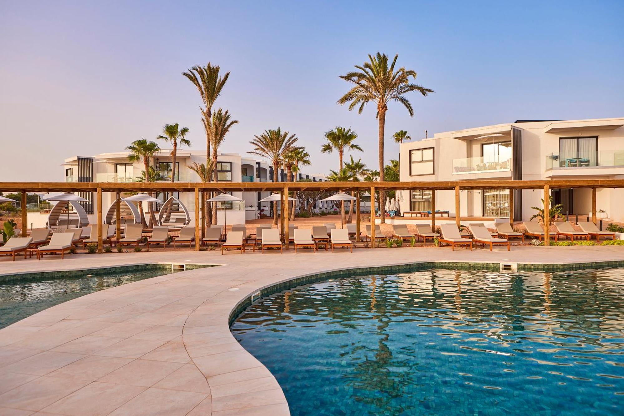 Universal Grand Leon & Spa Colonia de Sant Jordi Bagian luar foto